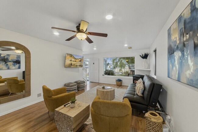 Building Photo - 4132 Matia Dr