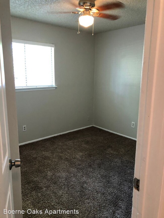 Building Photo - 2 br, 1 bath Apartment - 400 Rosewood Ave.