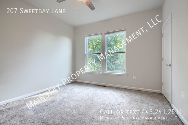 Building Photo - 207 Sweetbay Ln