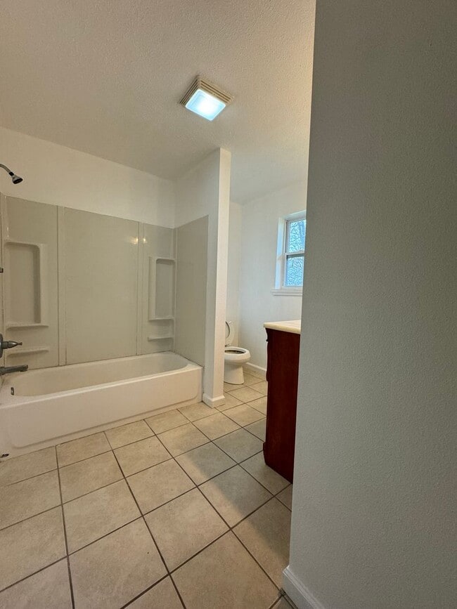 Building Photo - Country living with this large 3 bedroom 2 full bath home