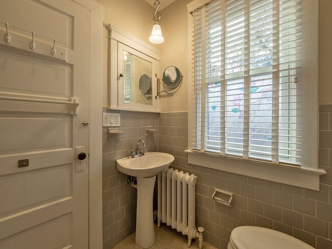 Building Photo - Charming, Renovated Bungalow in NW DC Tenley Area