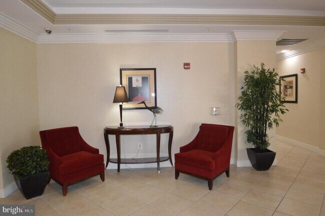 Building Photo - 4490 Market Commons Dr