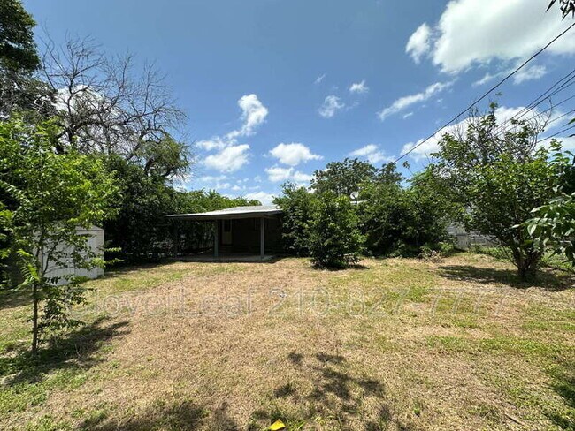 Building Photo - 214 Basswood Dr