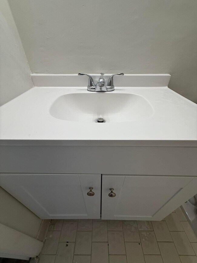 Building Photo - 2000 Springdale Blvd