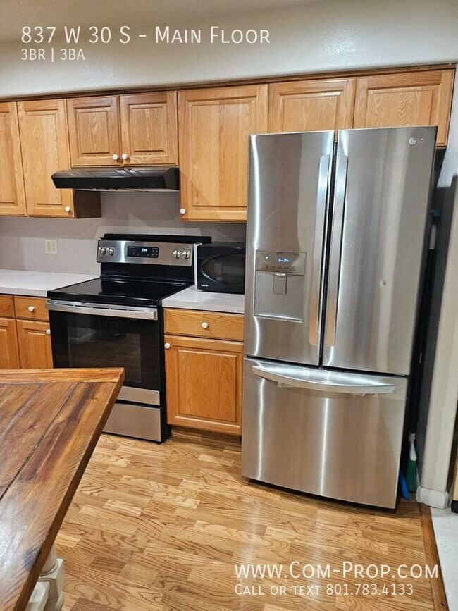 Building Photo - 837 W 30 S St