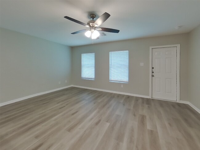 Building Photo - 10050 Cerritos dr