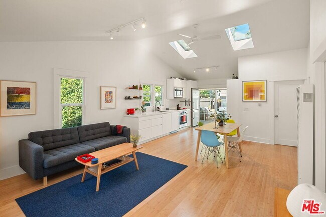 Building Photo - 2012 Linden Ave