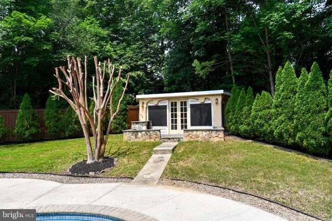 Building Photo - 7104 Old Dominion Dr