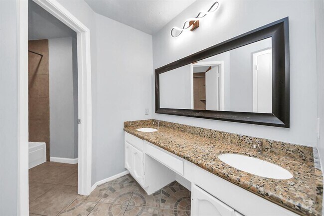 Building Photo - 22407 Millgate Dr