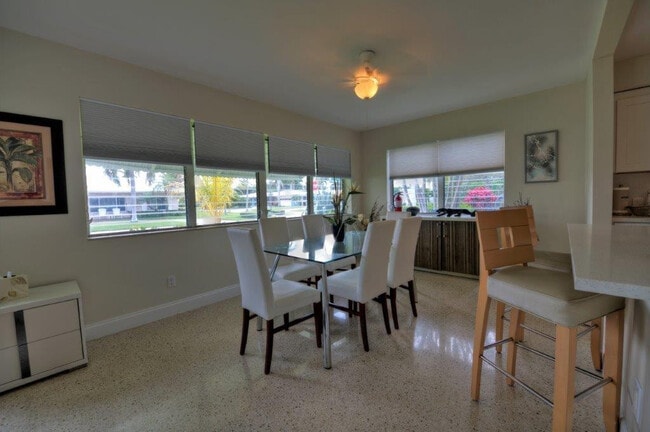 Building Photo - 3201 NE 23rd St