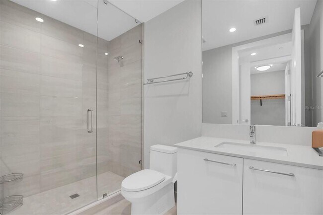 Building Photo - 301 1st St S