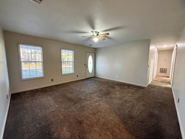 Building Photo - 3 Bedroom/2 Bathroom Home in Paragould AR - $1,225/month