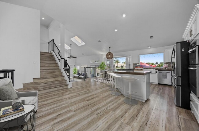 Building Photo - Beautiful 3-Bedroom, 3-Bath Home in Riverl...