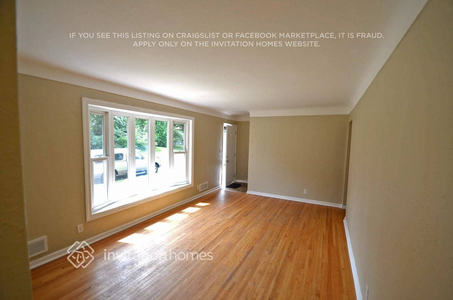 Building Photo - 2110 2nd St S