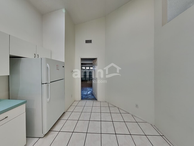 Building Photo - 957 Islander Ave