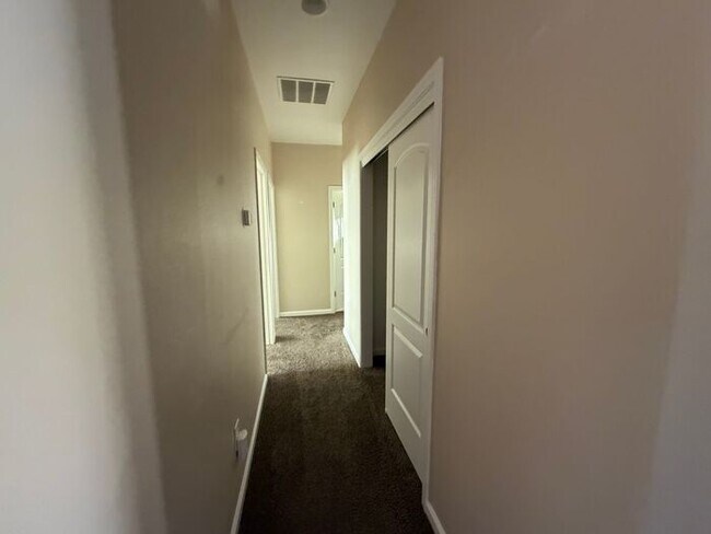 Building Photo - 2485 Makenna Dr