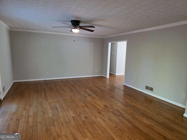 Building Photo - 1695 Underwood Dr SE