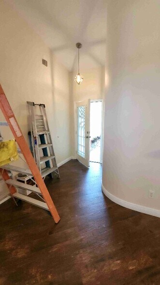 Building Photo - 1186 Mistwood Dr