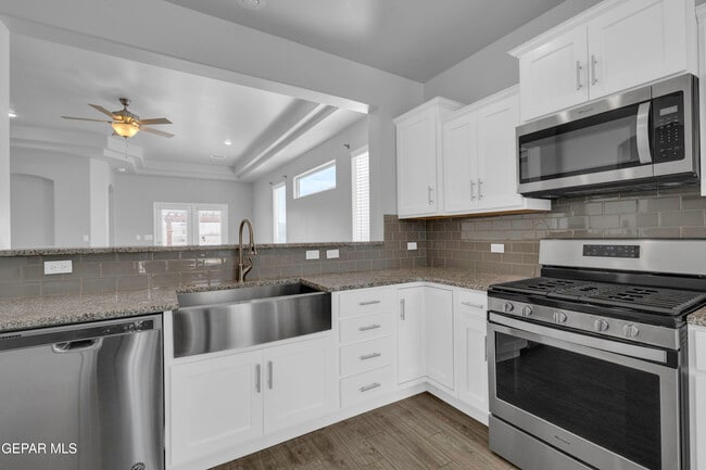 Building Photo - 7846 Enchanted Ridge Dr