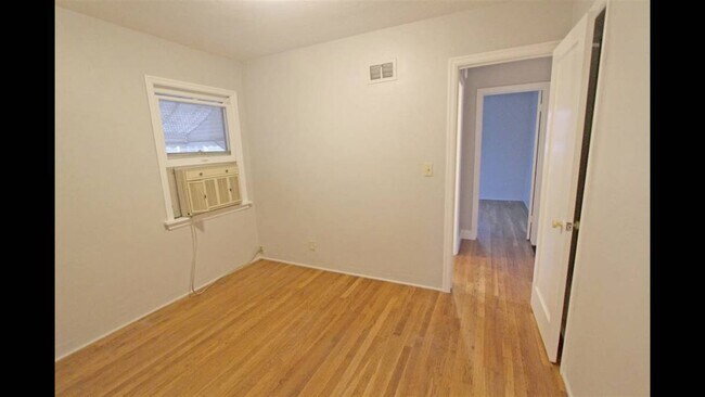 Bedroom #2 - 1024 E Hoffman Ave