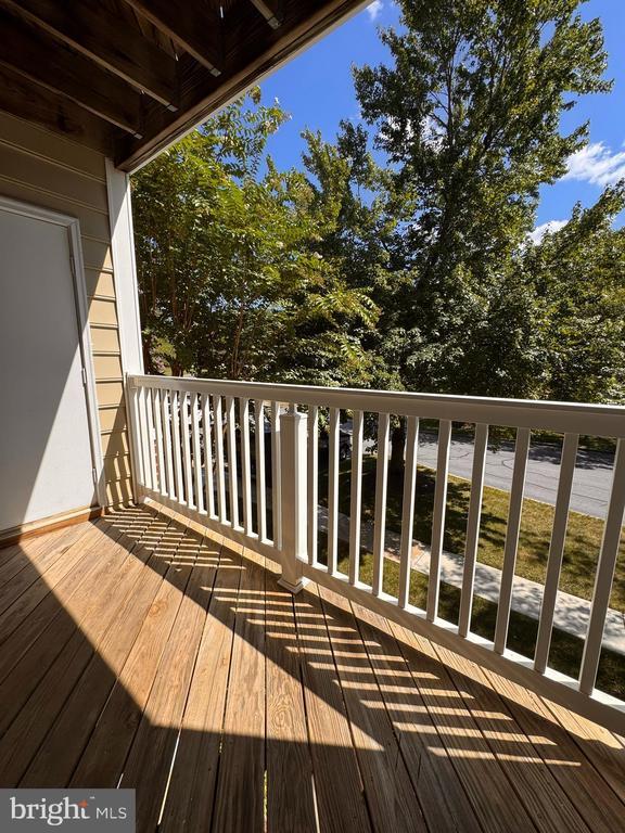 Building Photo - 8200 Blue Heron Dr