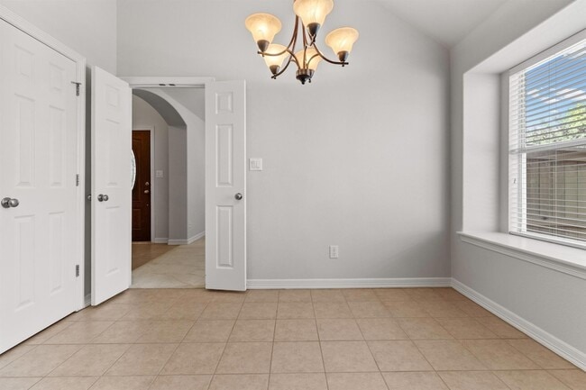 Building Photo - 765 Bent Wood Pl