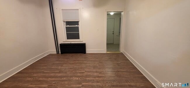 Building Photo - 137 Birch St