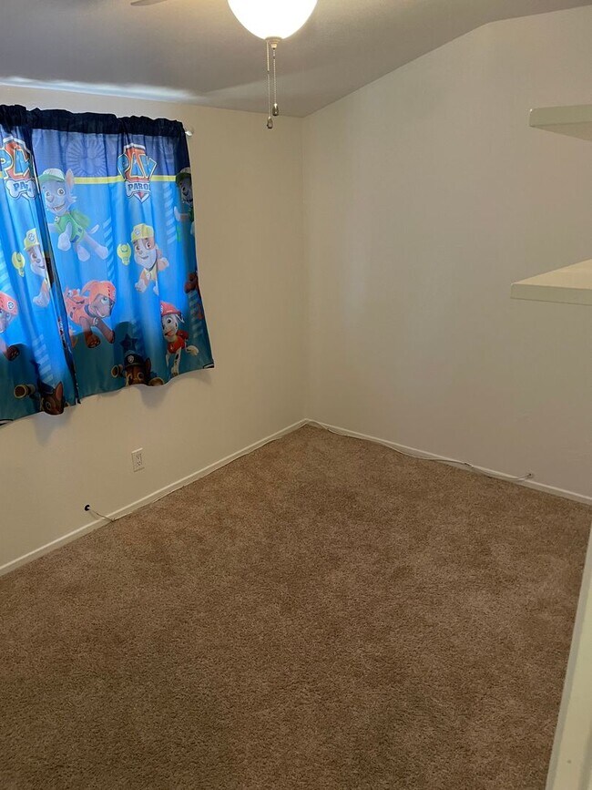 Building Photo - Spacious 4 Bedroom 4 Bath Ojai Home
