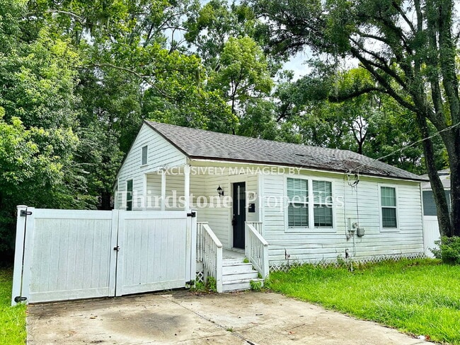 Building Photo - 2748 Gilmore St