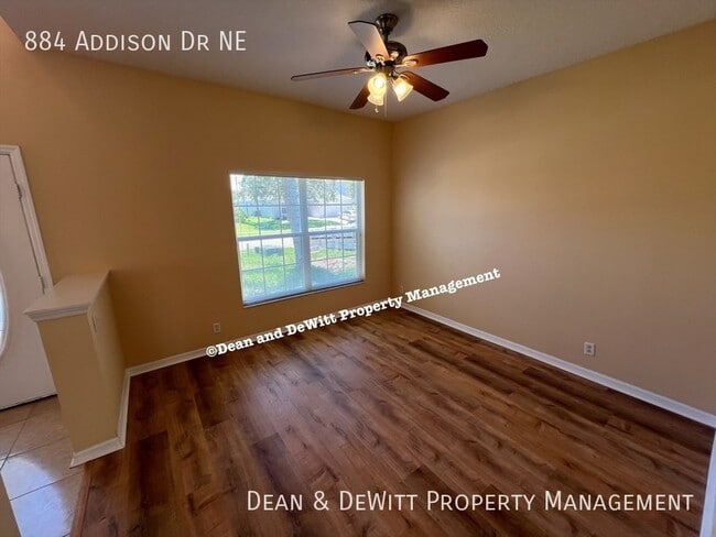 Building Photo - 884 Addison Dr NE