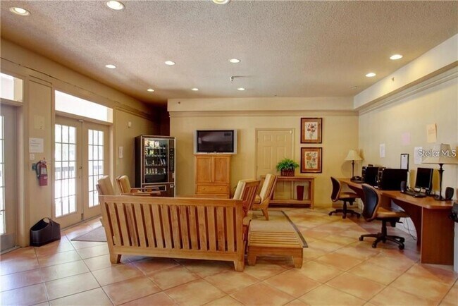 Building Photo - 2400 Feather Sound Dr