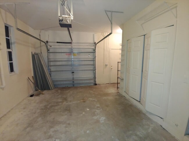 Building Photo - 3106 Shoma Dr