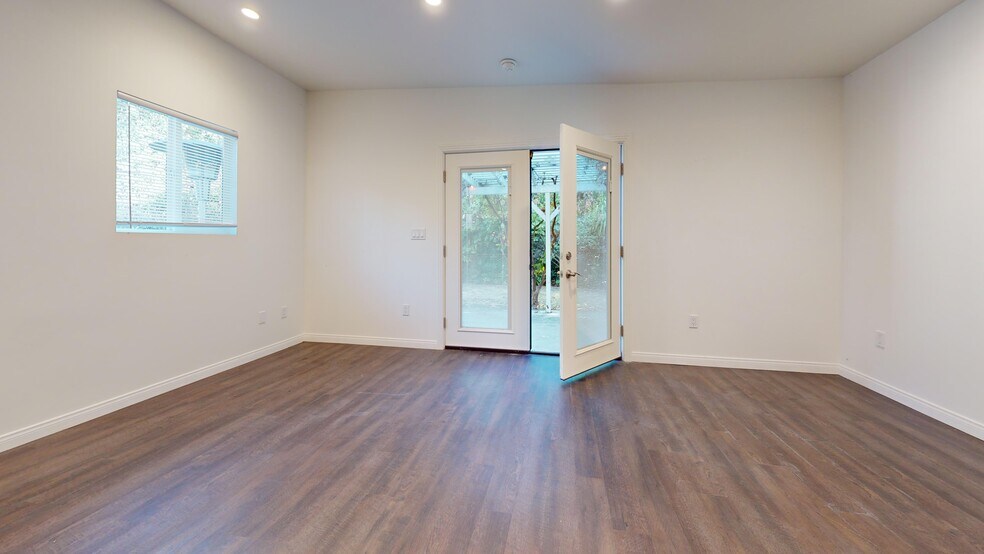 Building Photo - 123 N La Jolla Ave