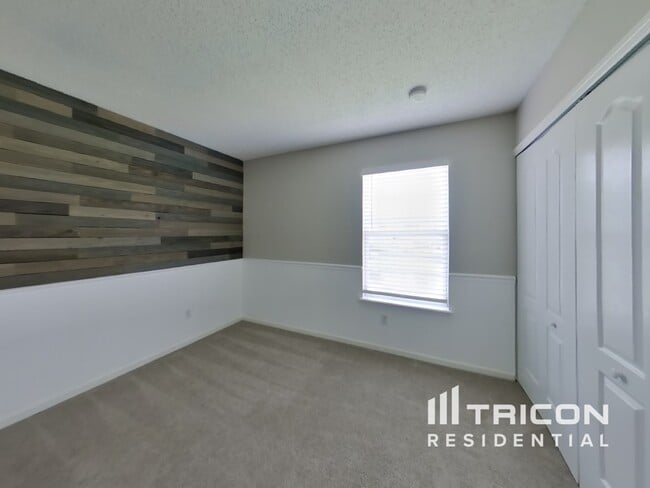 Building Photo - 2228 Fresco Dr