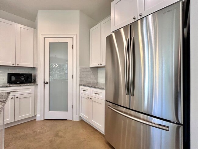 Building Photo - 2406 Newton Dr