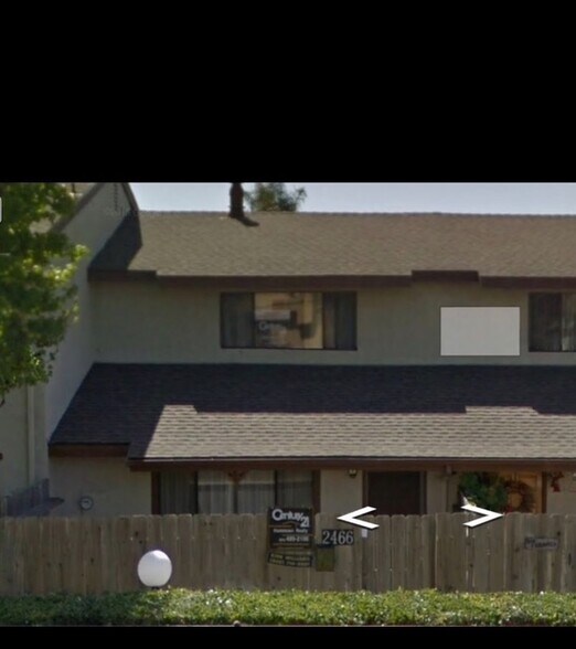 Primary Photo - 2466 Beach St