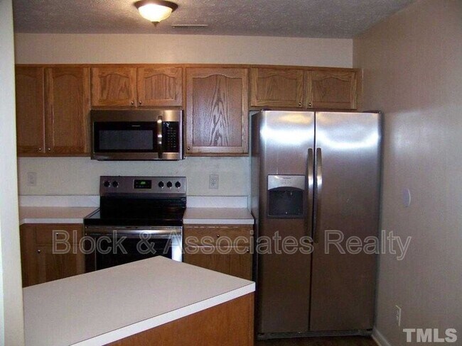 Building Photo - 3351 Galleria Dr