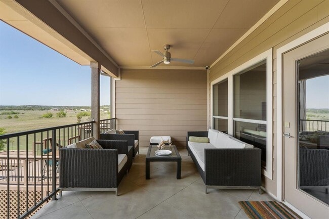 Building Photo - 970 Parkview Dr