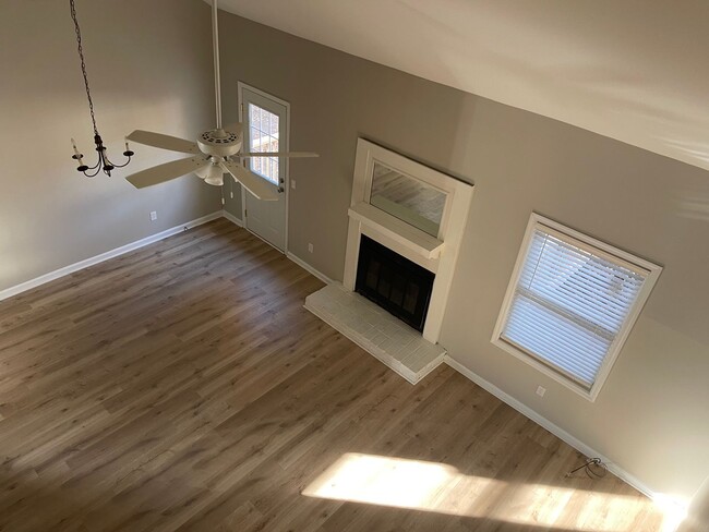 Building Photo - Centrally located to BNA, Percy Priest Lak...