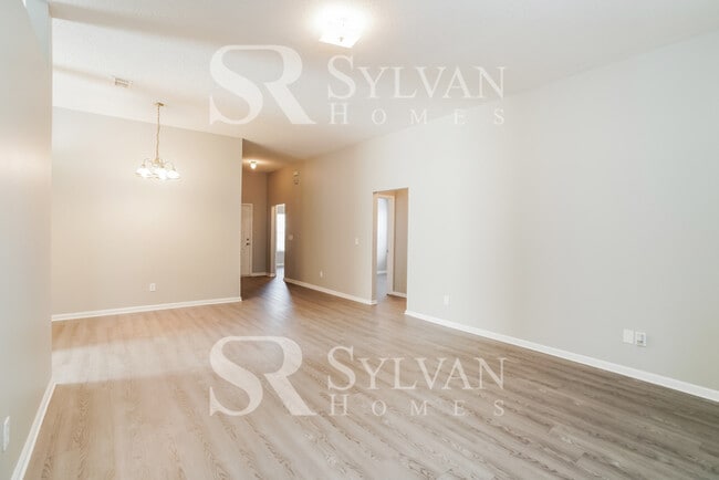 Building Photo - Experience the Lifestyle awaiting you!