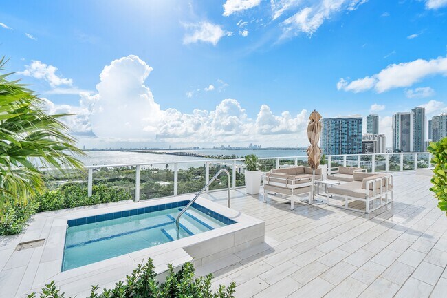 Building Photo - 4250 Biscayne Blvd