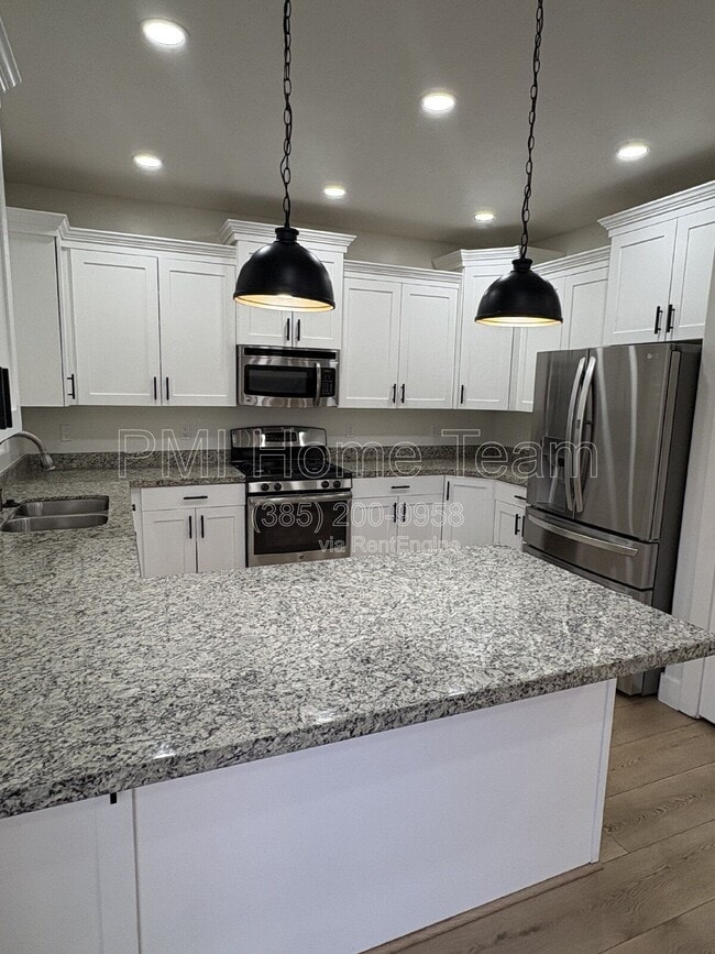 Building Photo - 651 W 1900 S