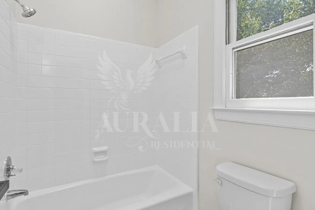 Building Photo - 623 Elmwood Ct