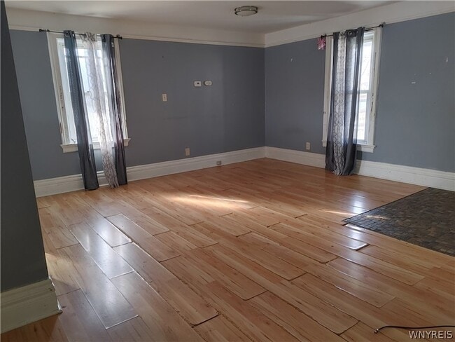 Building Photo - 770 Lake Rd