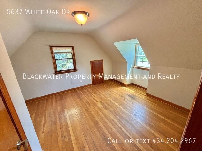Building Photo - 5637 White Oak Dr