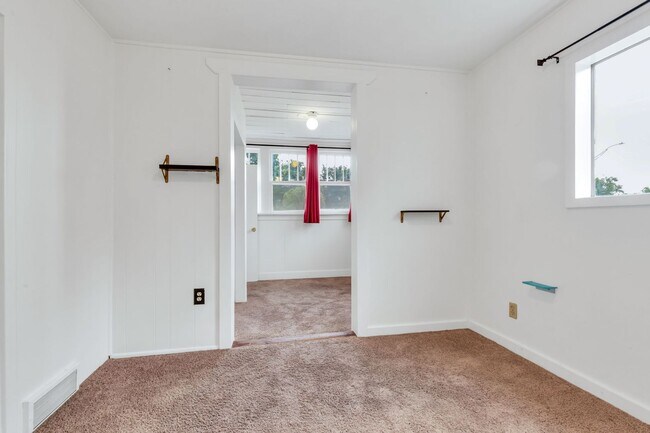 Building Photo - Boulder Ranch Style Home Available Now