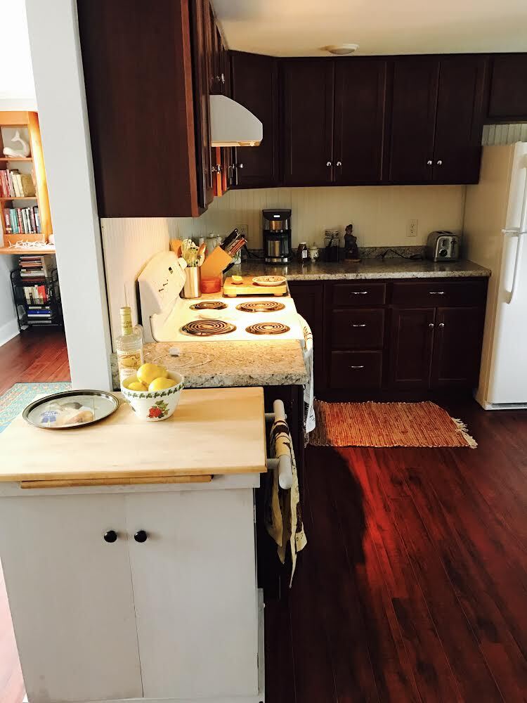 Building Photo - 318 School St