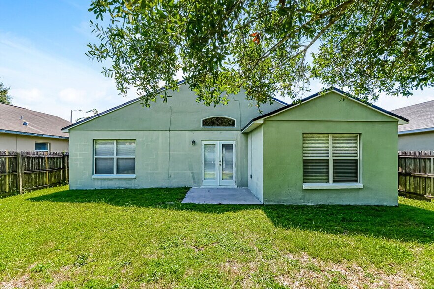 Building Photo - 10924 Pinewood Cove Ln