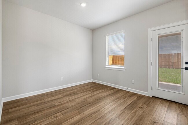 Building Photo - 15683 Honey Cv Dr