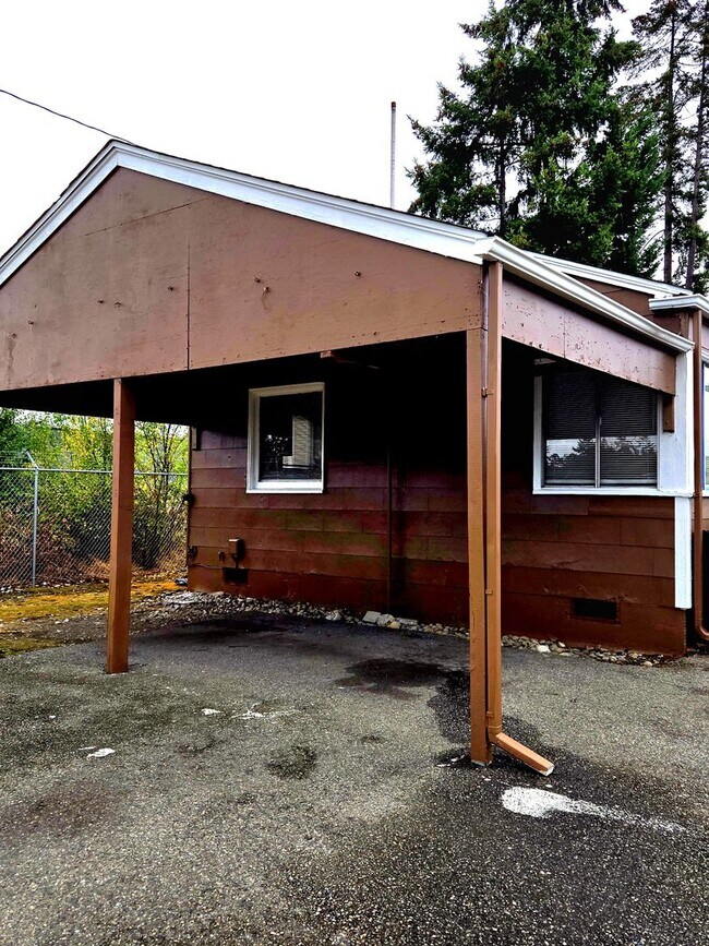 Building Photo - 8420 S Tacoma Way